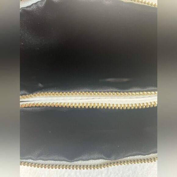 Prada Candy Eau de Parfum - Pink and Gold With New Prada Cosmetic/ Travel Case - Picture 4 of 5